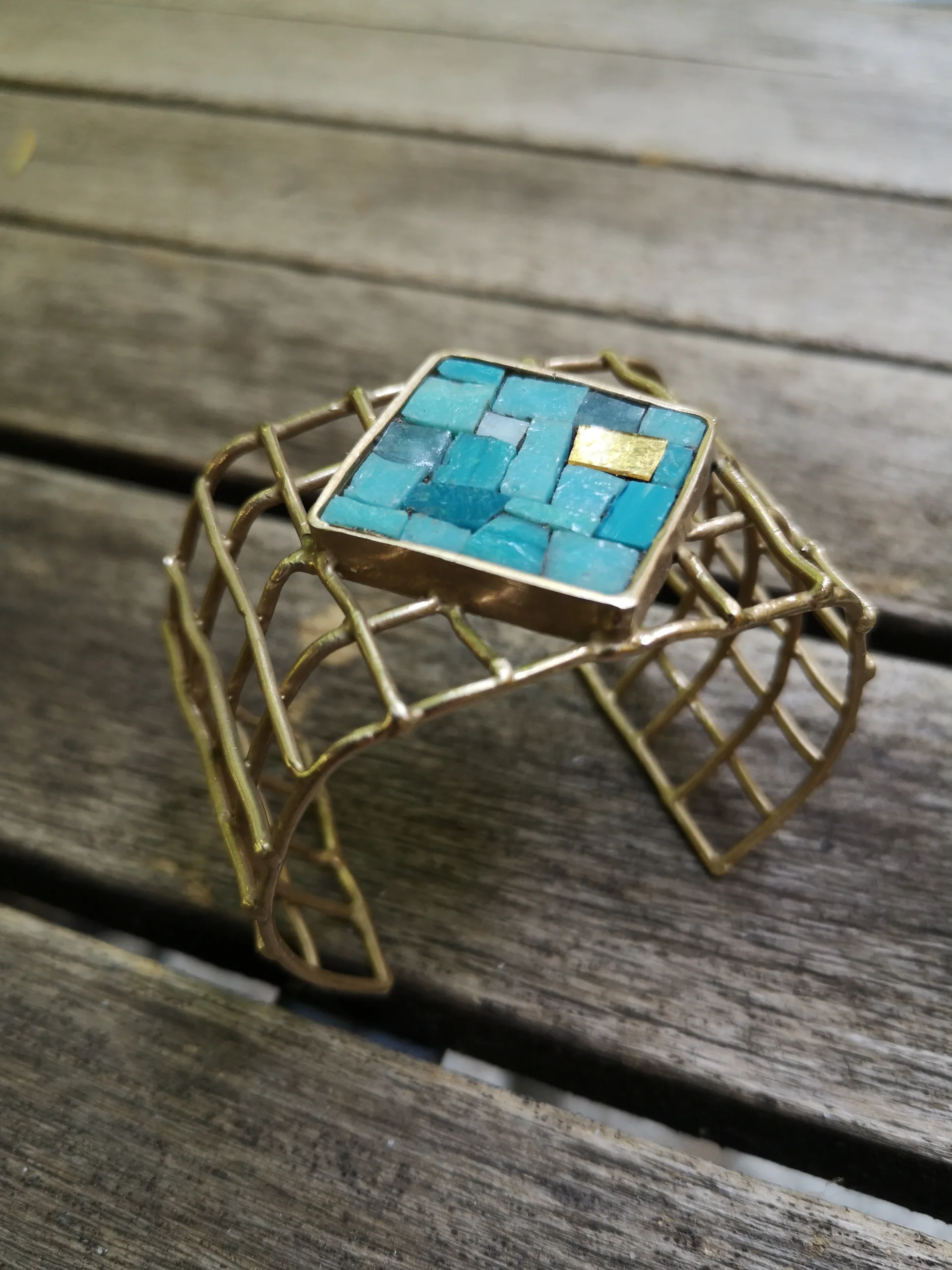 Bracciale con decorazione a mosaico